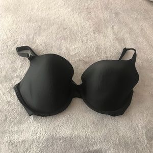 Victoria’s Secret black bra 34DD